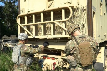 Army awards prototyping contracts for new network tech 
